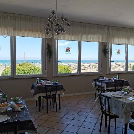 Hotel Vistamare Viserba Rimini Bagian luar foto