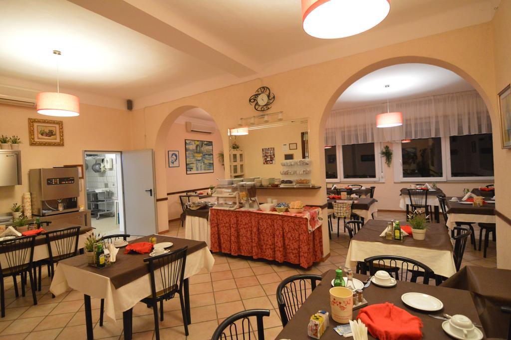 Hotel Vistamare Viserba Rimini Bagian luar foto