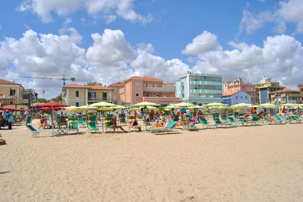 Hotel Vistamare Viserba Rimini Bagian luar foto
