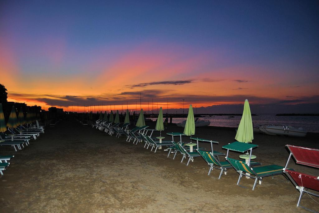 Hotel Vistamare Viserba Rimini Bagian luar foto