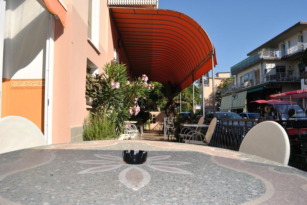Hotel Vistamare Viserba Rimini Bagian luar foto